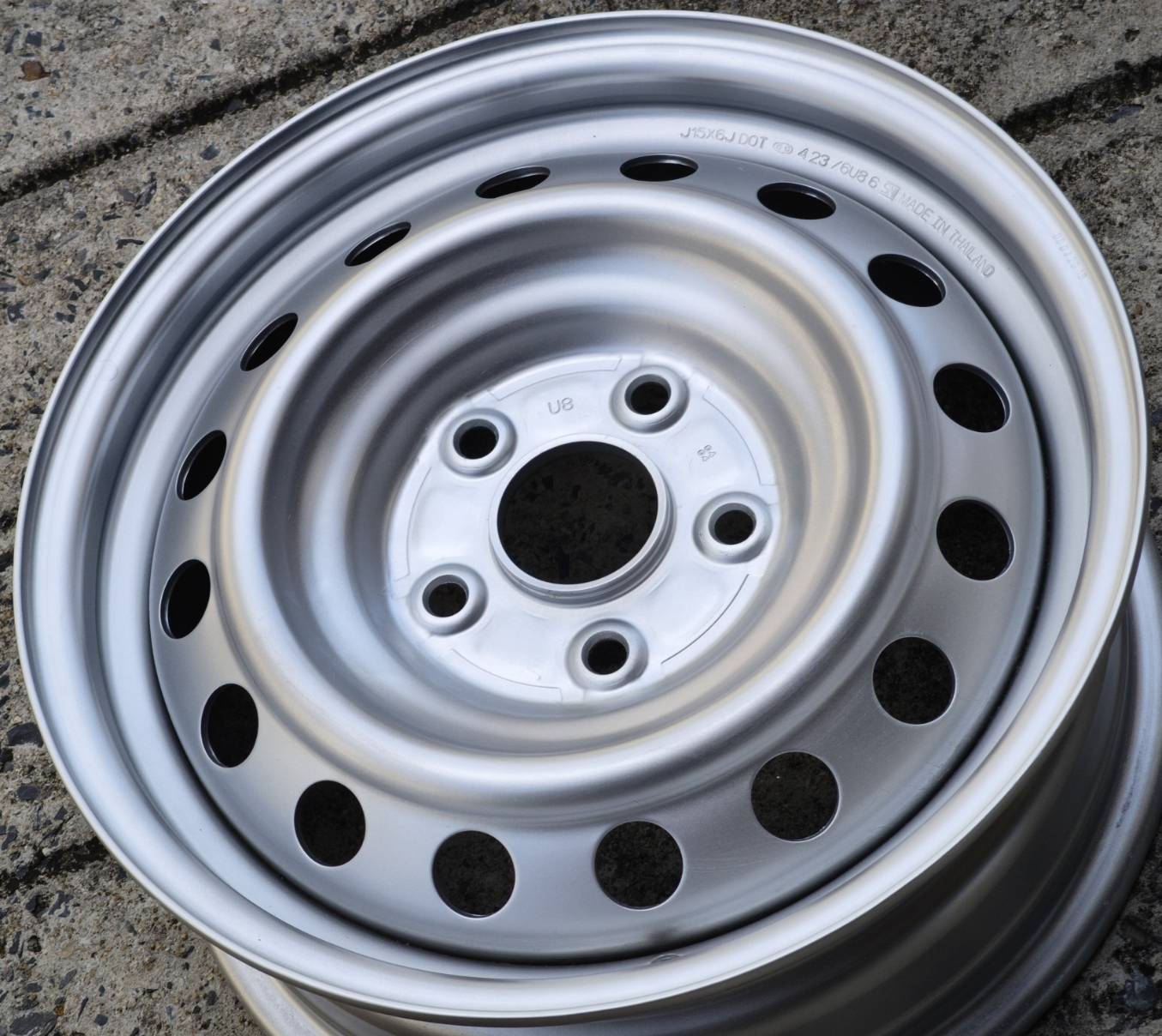 ล้อแม็ก ล้อกระทะ Toyota Revo 5รู114 สีเงิน กว้าง6 ขอบ15นิ้ว(รามอินทรา)