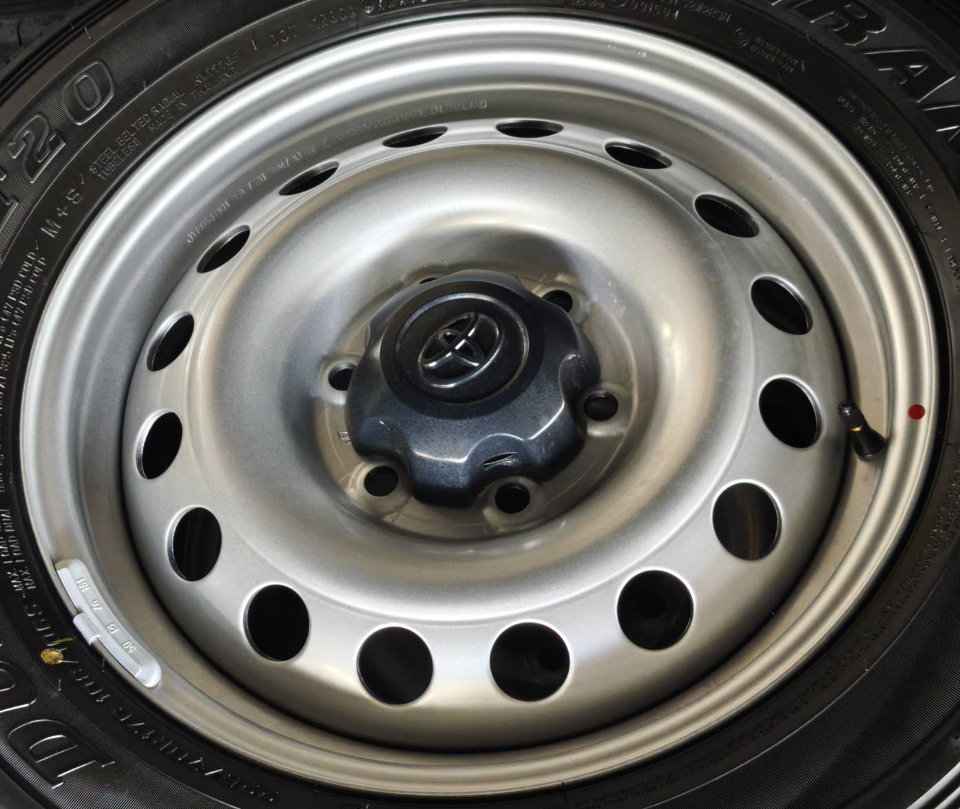 ล้อแม็ก กระทะล้อ Toyota Travo 6รู139.7 ซิลเวอร์ กว้าง6 ขอบ17นิ้ว(รามอินทรา) 
