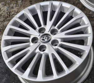  ล้อแม็ก Toyota Camry2025 5รู114 ET45 ซิลเวอร์ กว้าง7.5 ขอบ17นิ้ว(รามอินทรา) 