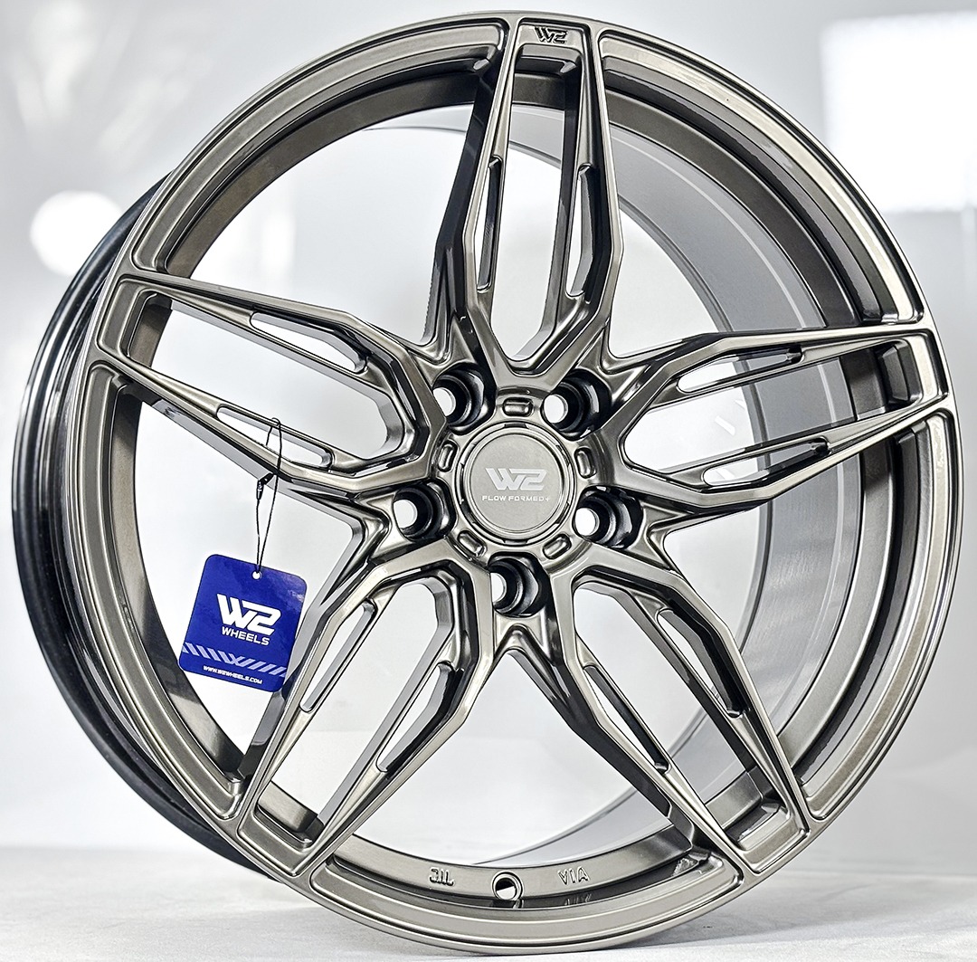 ล้อแม็ก W2 WFF-W Flowforming ขอบ18นิ้ว กว้าง8.5นิ้ว 5รู114.3/112 Offset35 สีCrystal GM