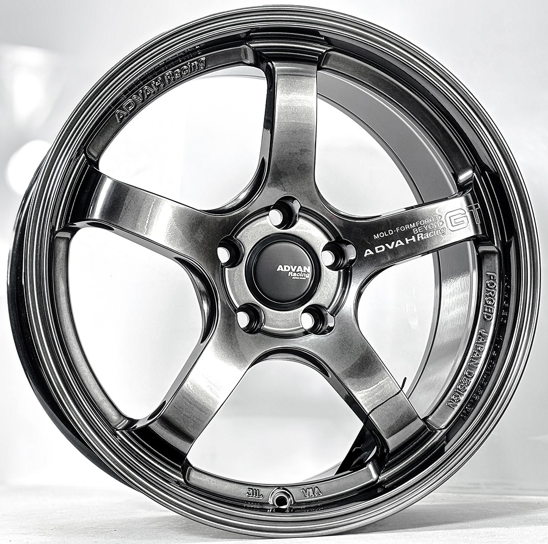 ล้อแม็ก ADVAN GT Flowforming ขอบ18นิ้ว กว้าง8.5นิ้ว 5รู114.3/112 Offset35 สีไฮเปอร์แบล็ค